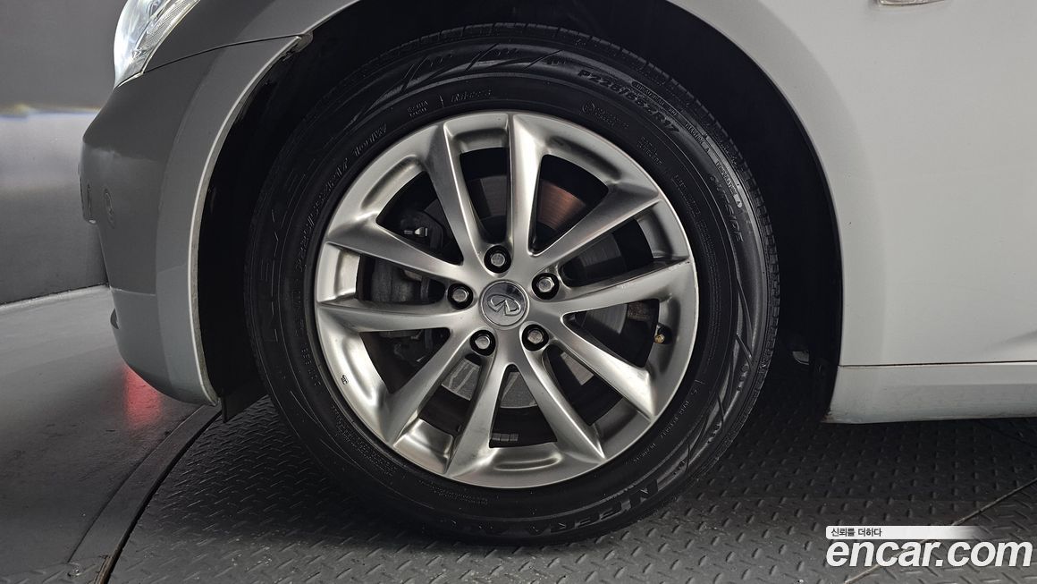 Infiniti G 2009