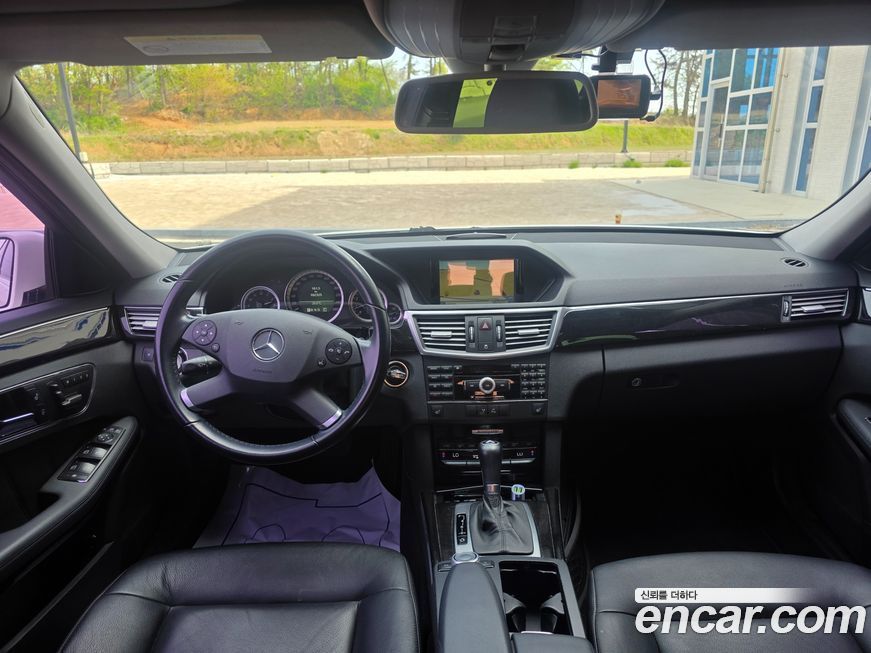 Mercedes-Benz E-Class 2010