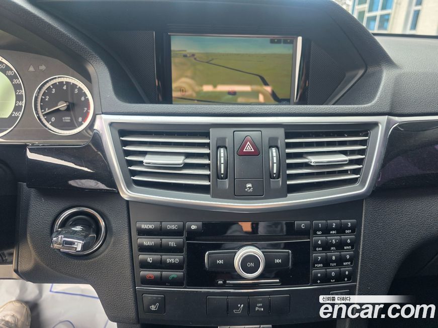 Mercedes-Benz E-Class 2010