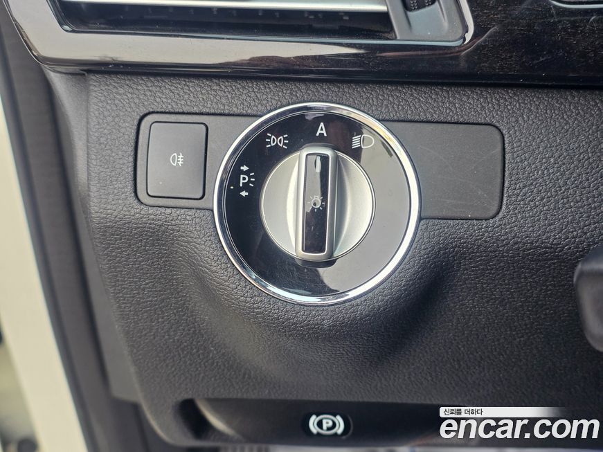 Mercedes-Benz E-Class 2010