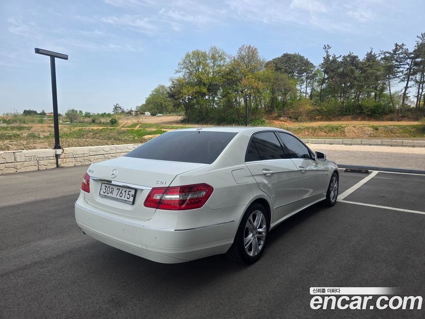 Mercedes-Benz E-Class 2010