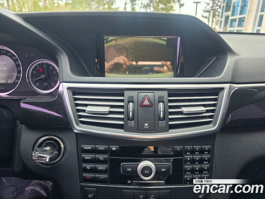 Mercedes-Benz E-Class 2010