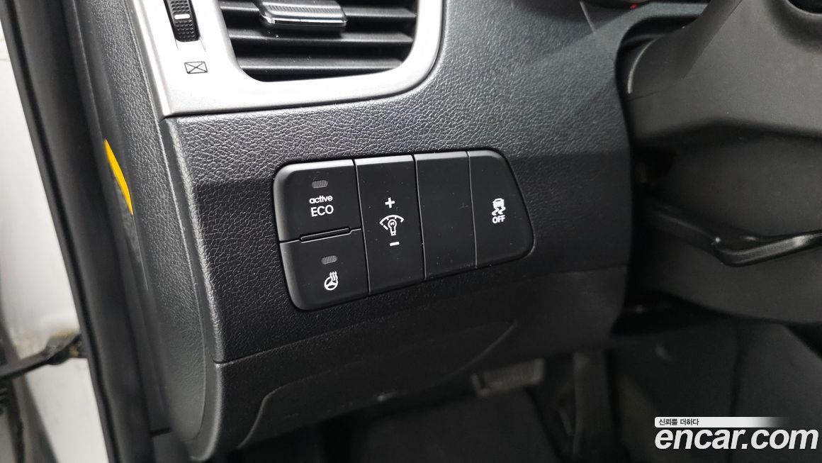 Hyundai AVANTE 2013