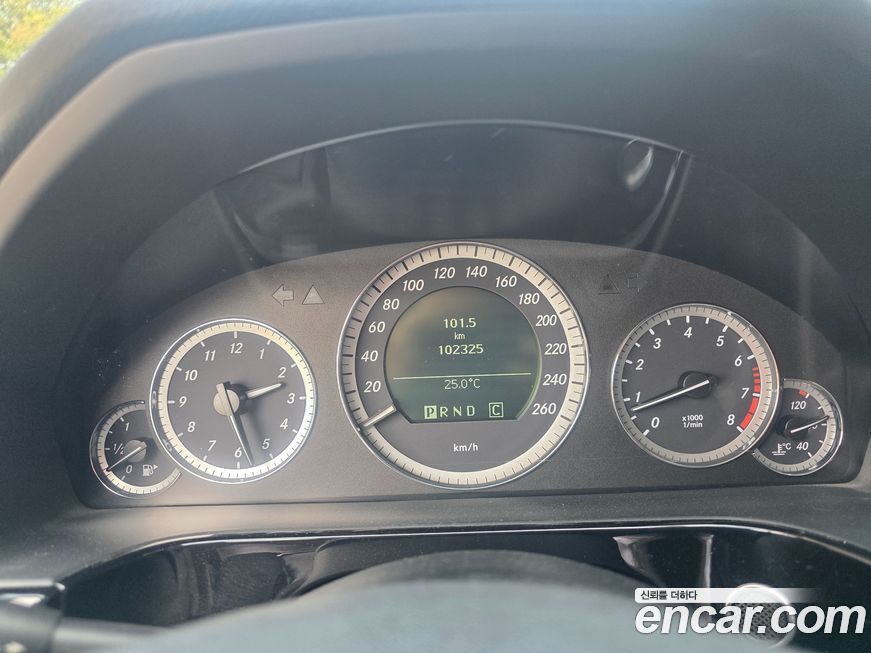 Mercedes-Benz E-Class 2010