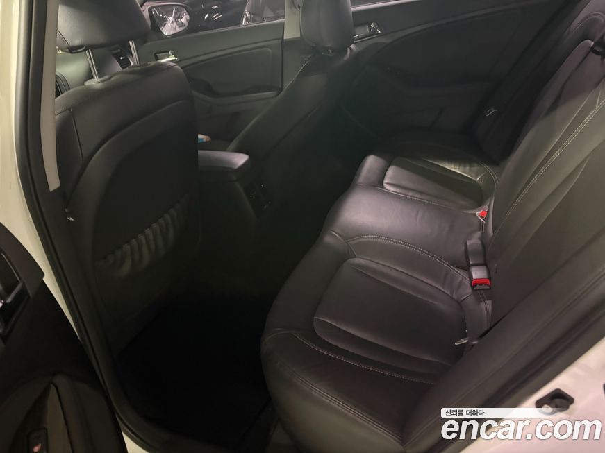 Kia K5 2011