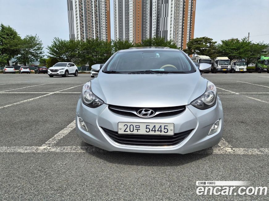 Hyundai AVANTE 2012
