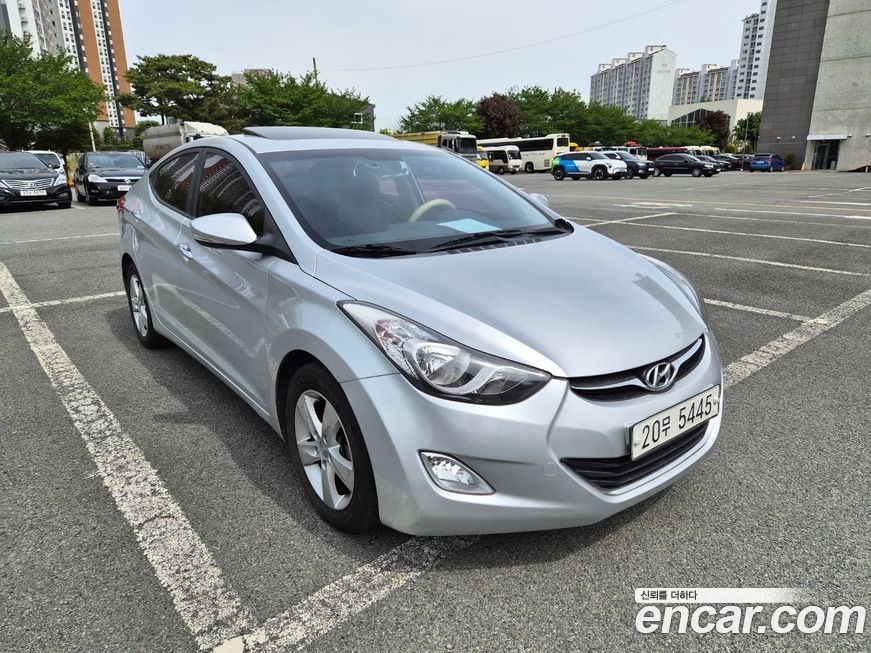 Hyundai AVANTE 2012