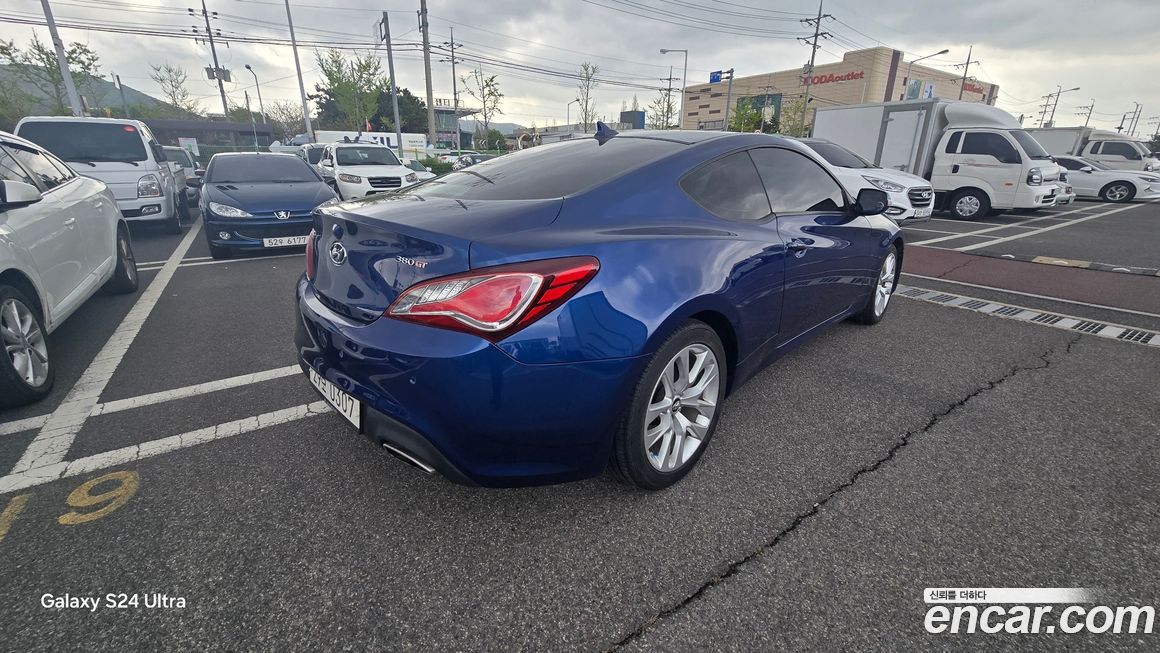 Hyundai Genesis 2015