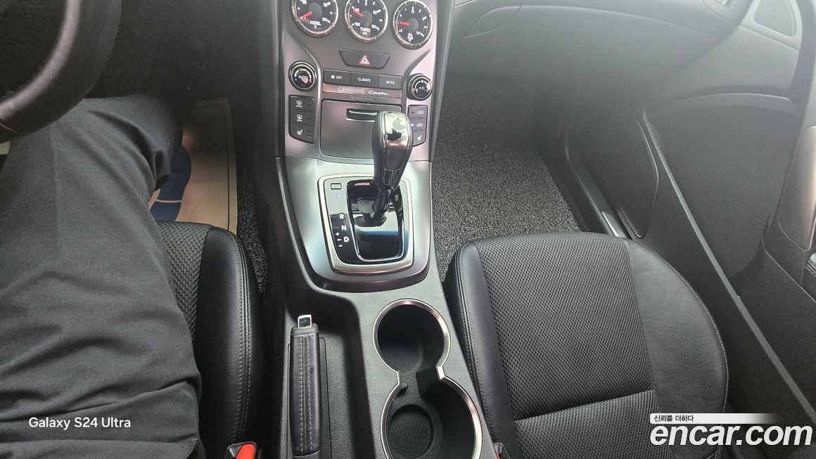 Hyundai Genesis 2015