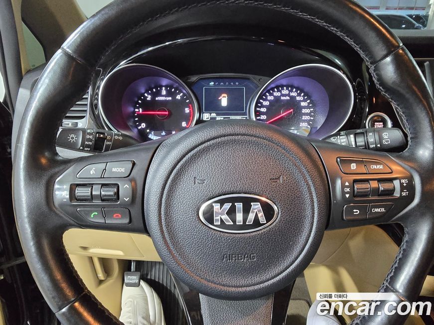 Kia Canival 2015