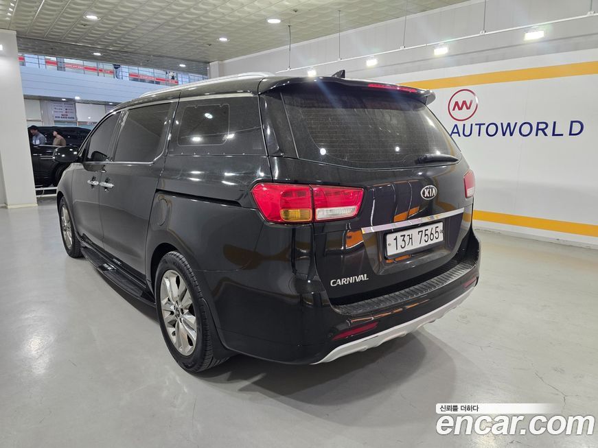 Kia Canival 2015