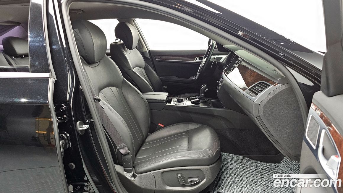 Hyundai Genesis 2016