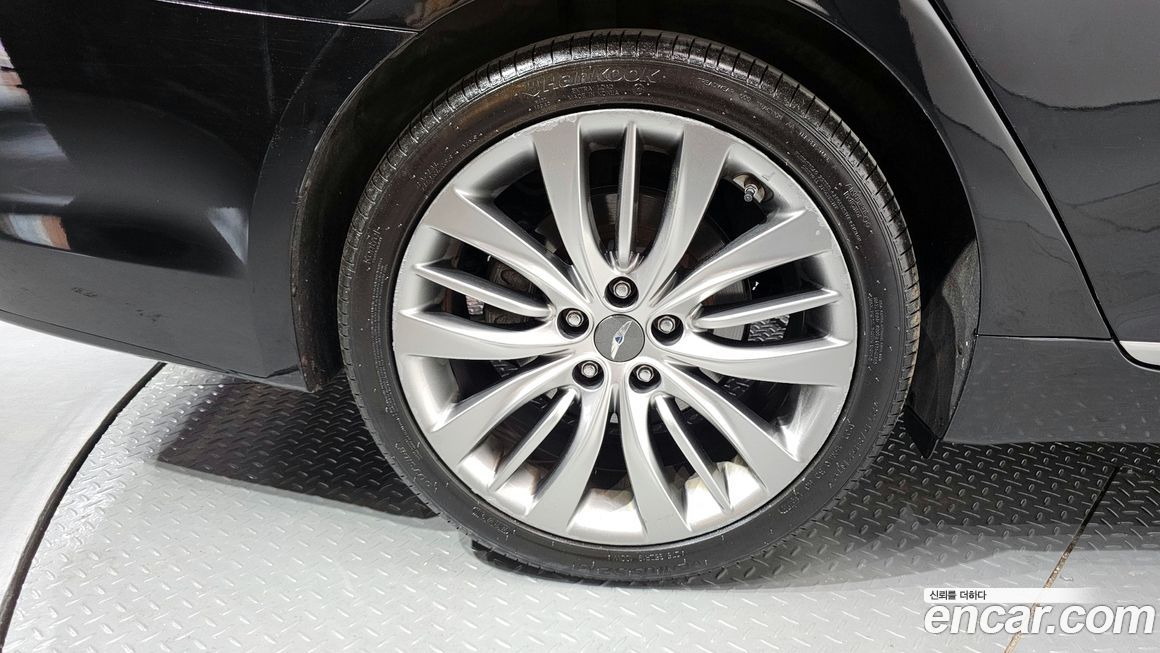 Hyundai Genesis 2016