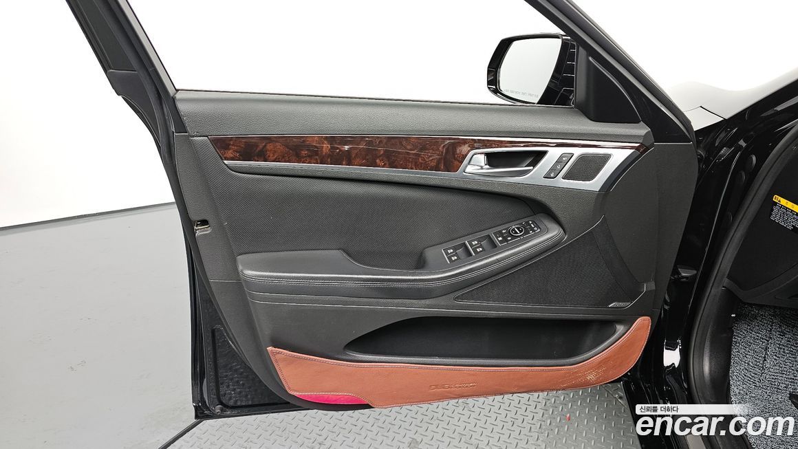 Hyundai Genesis 2016