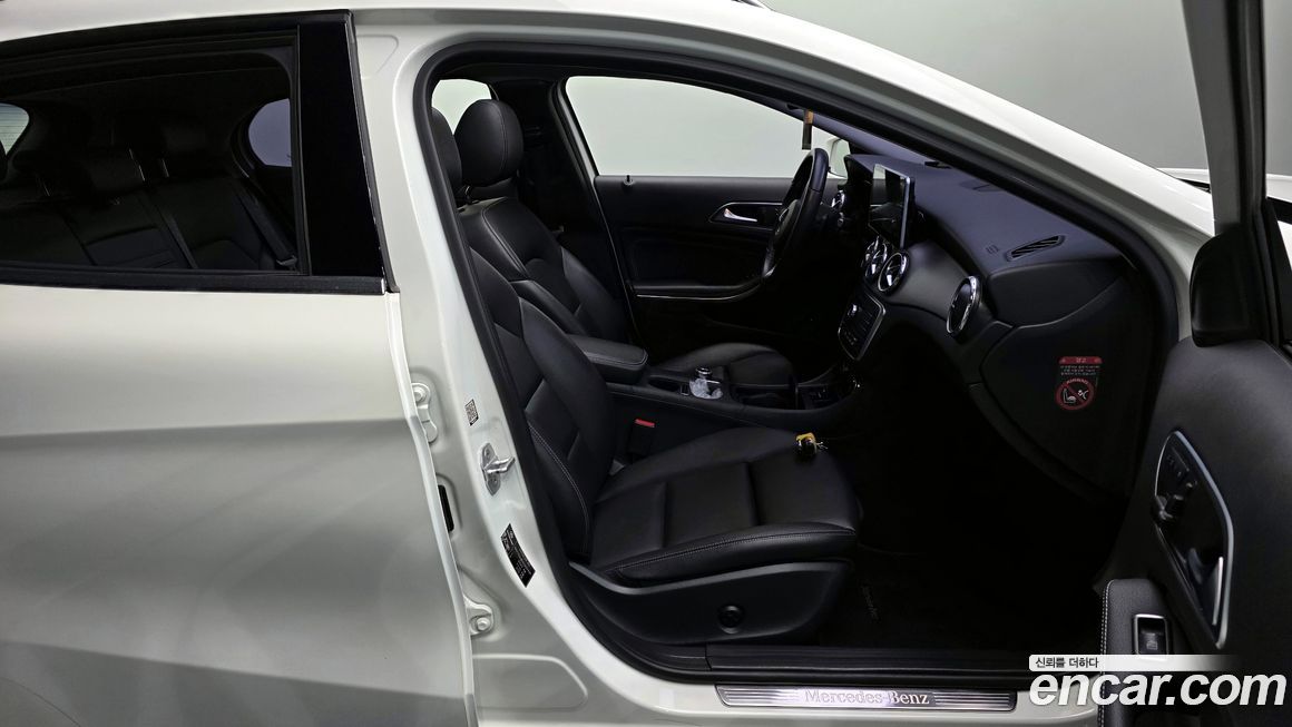 Mercedes-Benz GLA-Class 2016