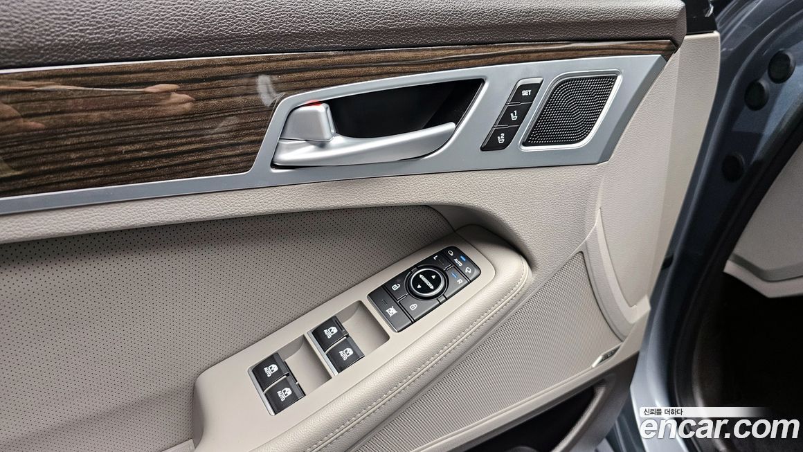 Hyundai Genesis 2014