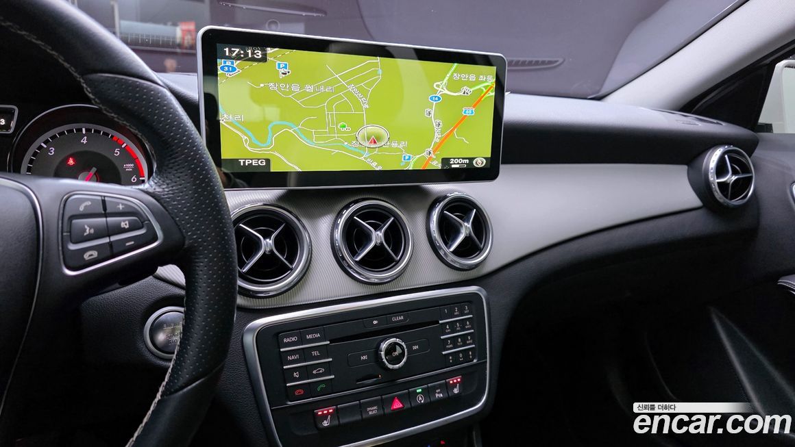 Mercedes-Benz GLA-Class 2016