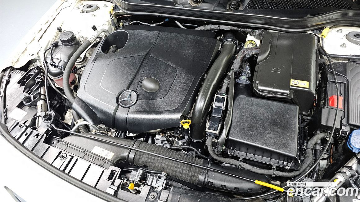 Mercedes-Benz GLA-Class 2016