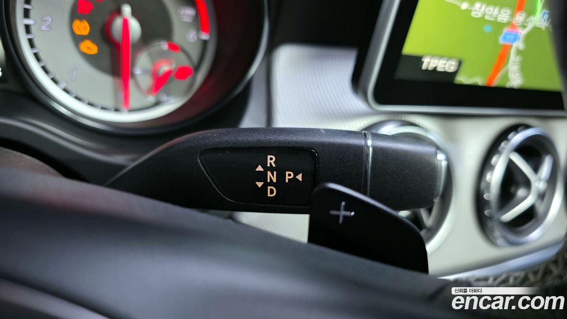 Mercedes-Benz GLA-Class 2016