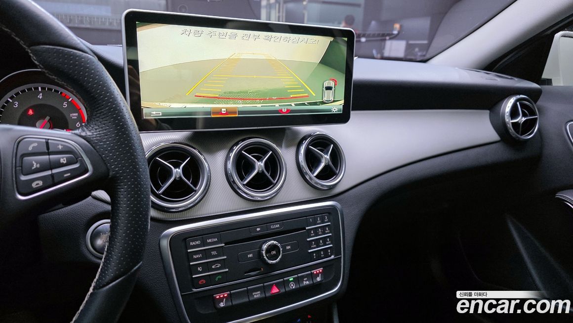 Mercedes-Benz GLA-Class 2016