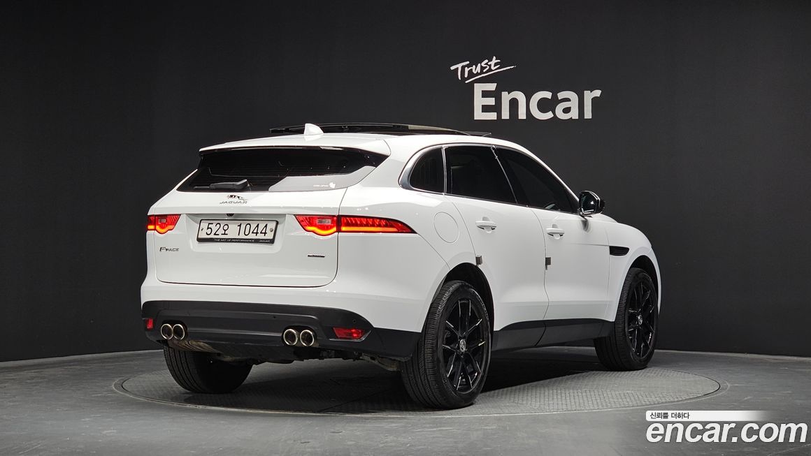 Jaguar F-PACE 2018
