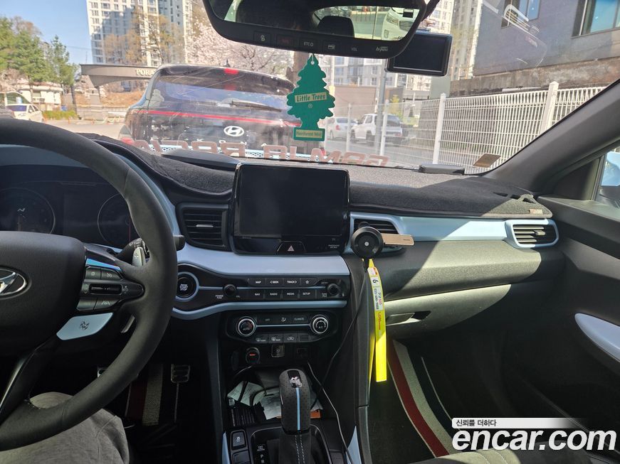 Hyundai Veloster 2021