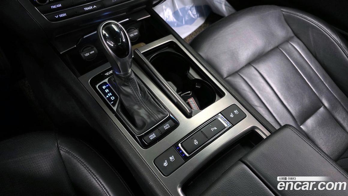 Hyundai Genesis 2016