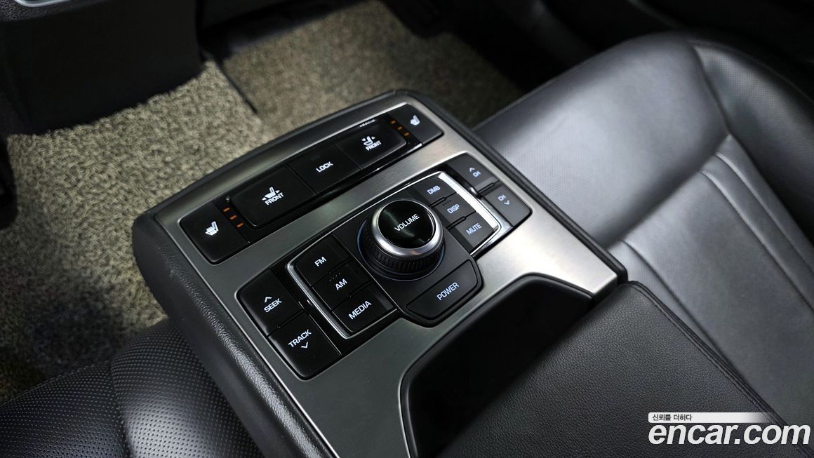 Hyundai Genesis 2016