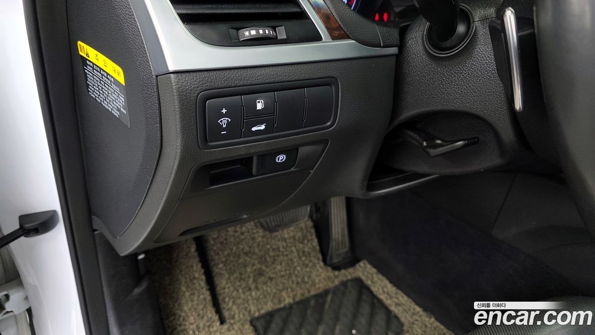 Hyundai Genesis 2016