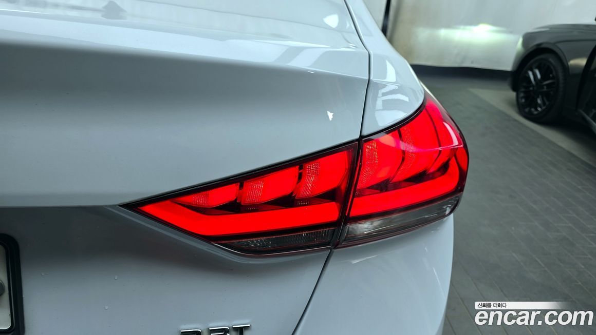 Hyundai Genesis 2016