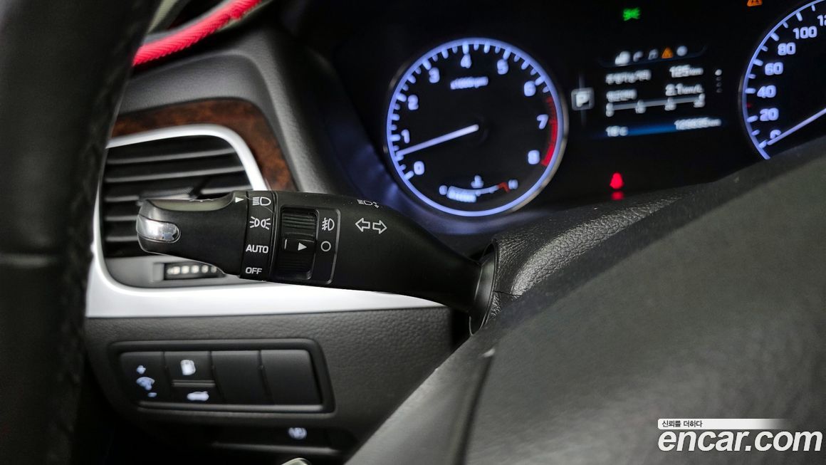 Hyundai Genesis 2016