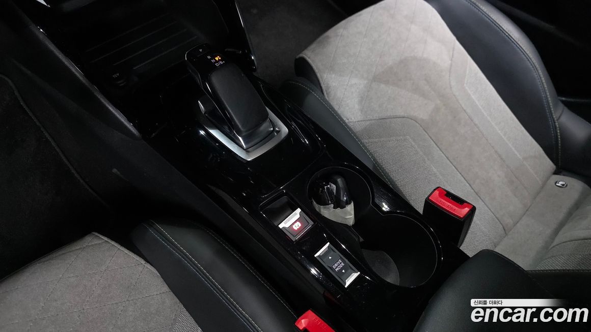 Peugeot 208 2021