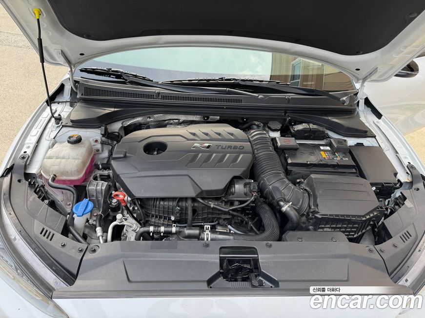 Hyundai Veloster 2021