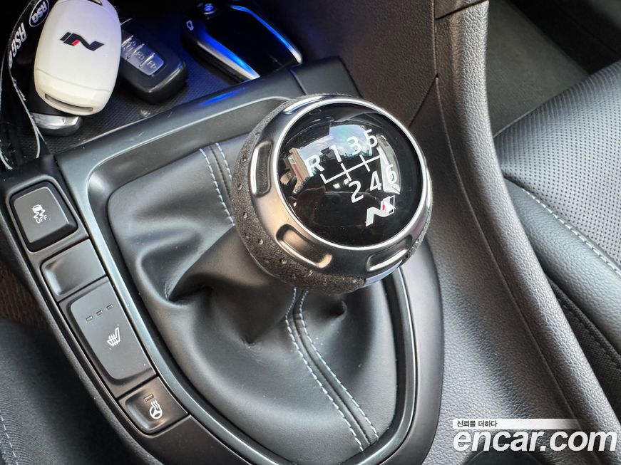 Hyundai Veloster 2021