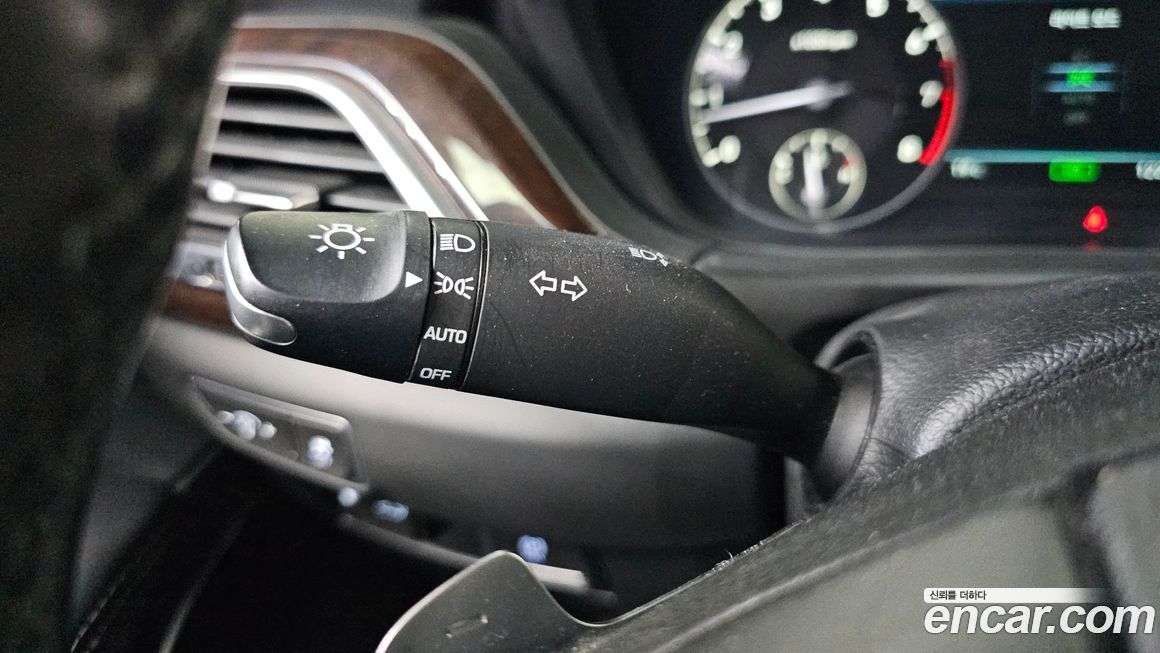Genesis EQ900 2018