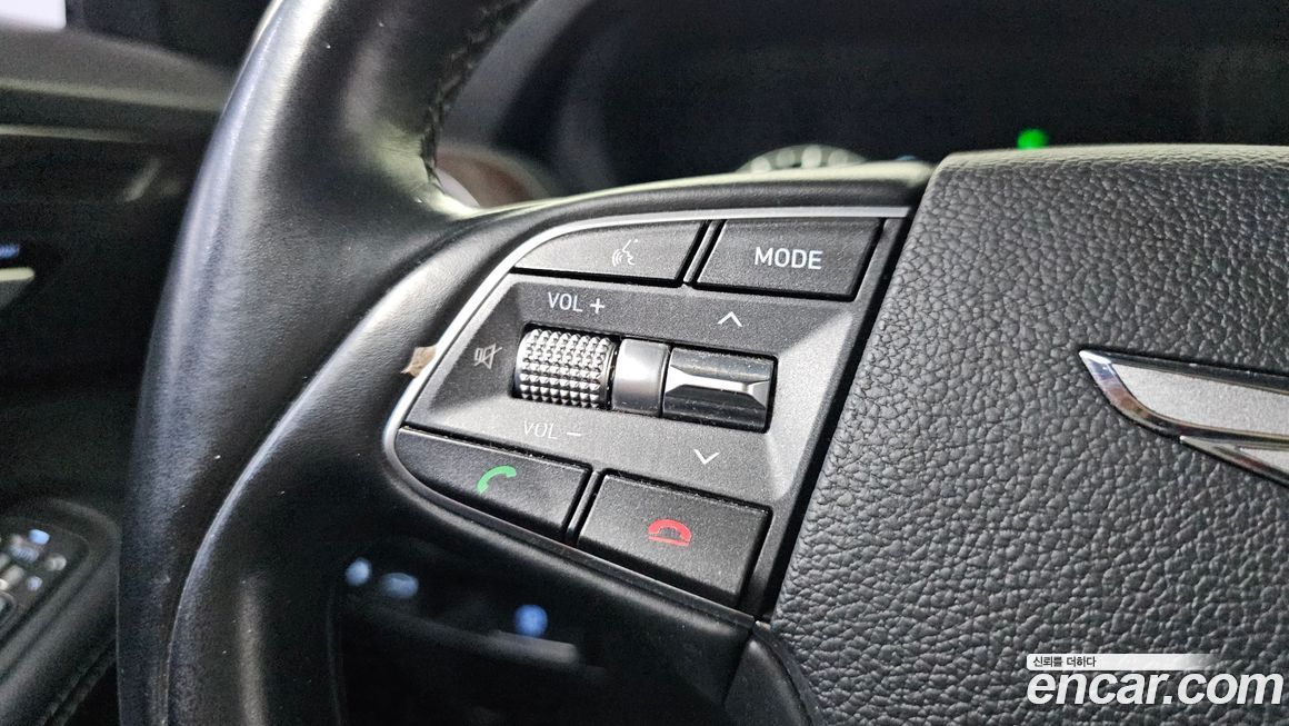 Genesis EQ900 2018
