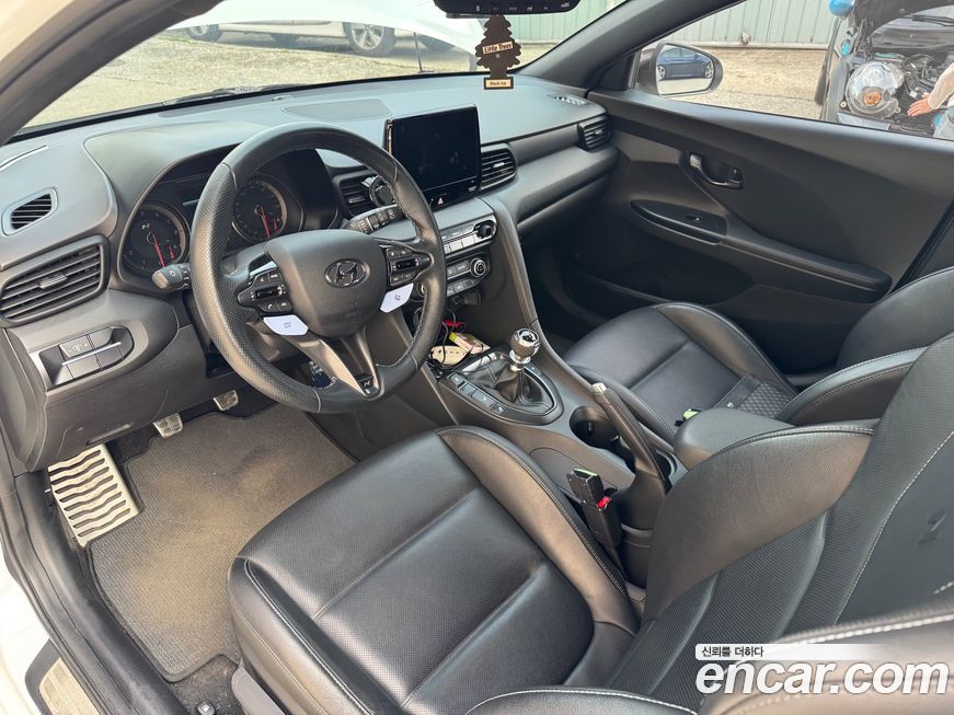 Hyundai Veloster 2021