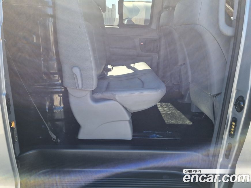 Hyundai Starex 2021