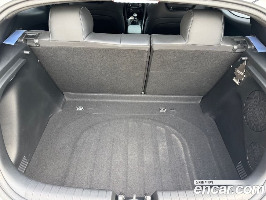 Hyundai Veloster 2021