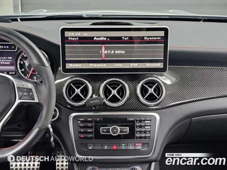 Mercedes-Benz GLA-Class 2015