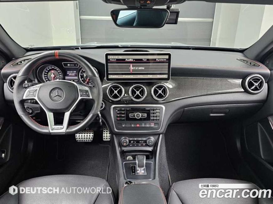 Mercedes-Benz GLA-Class 2015