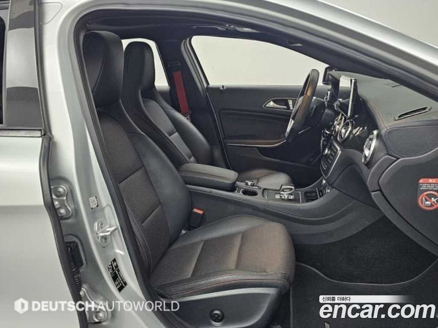 Mercedes-Benz GLA-Class 2015