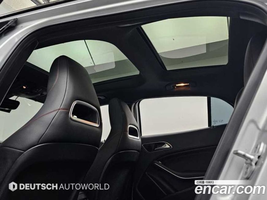 Mercedes-Benz GLA-Class 2015