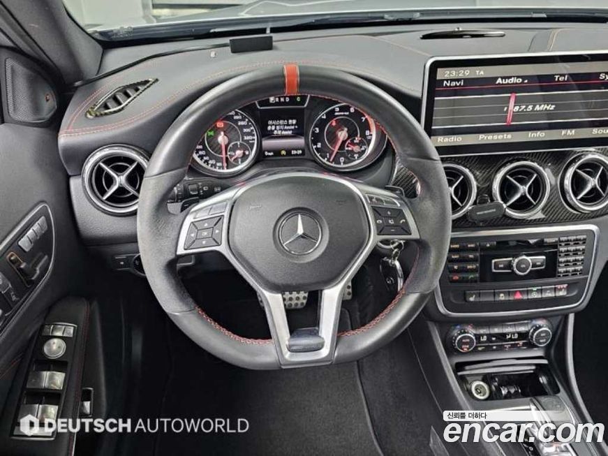 Mercedes-Benz GLA-Class 2015