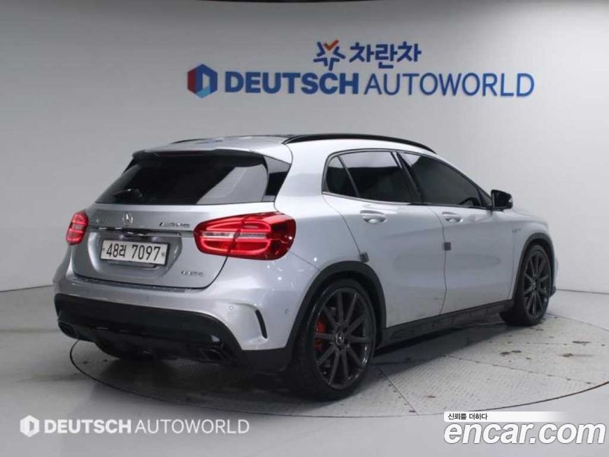 Mercedes-Benz GLA-Class 2015