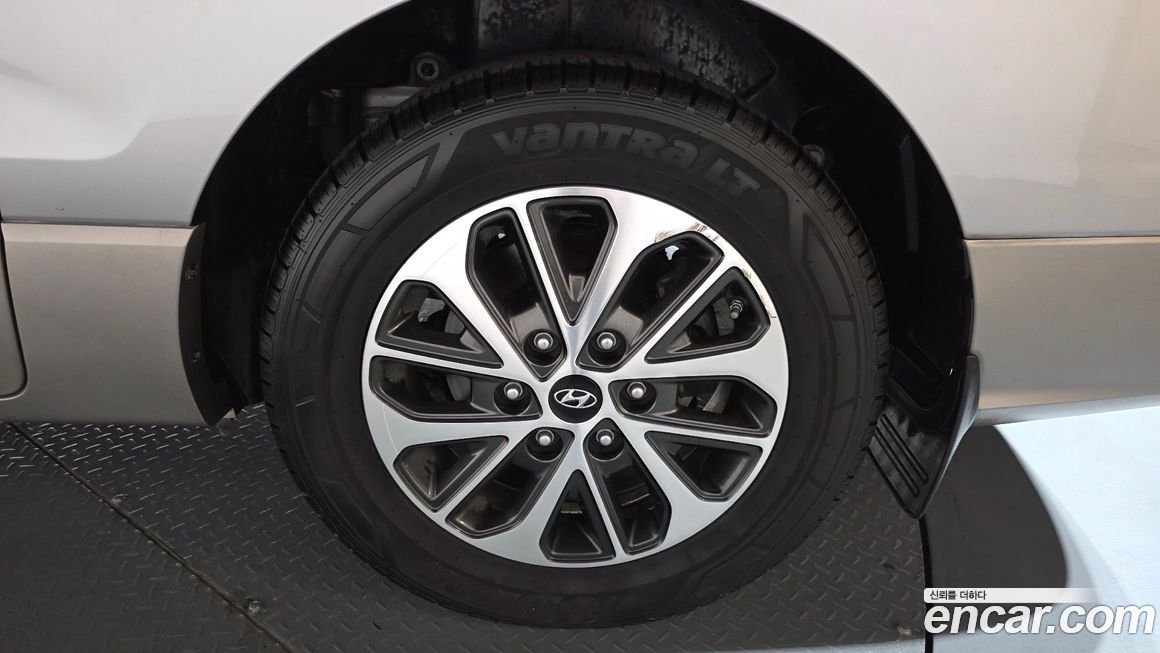 Hyundai Starex 2019
