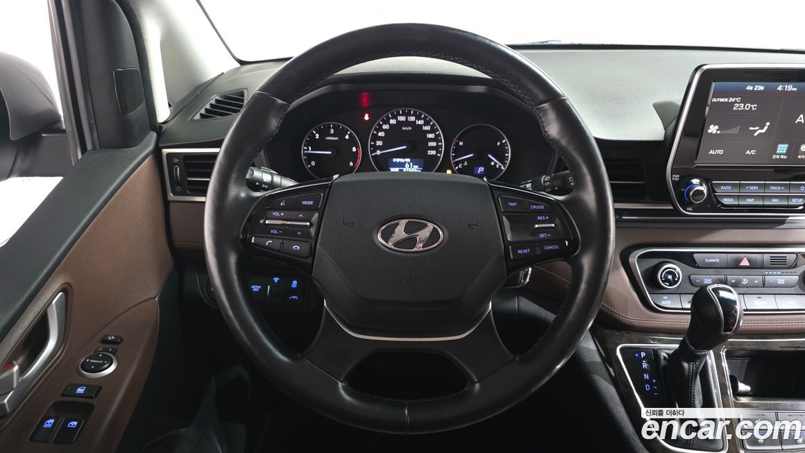 Hyundai Starex 2019