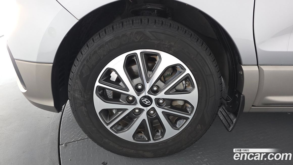 Hyundai Starex 2019