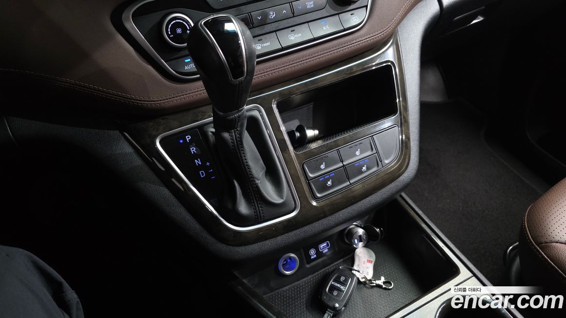 Hyundai Starex 2019