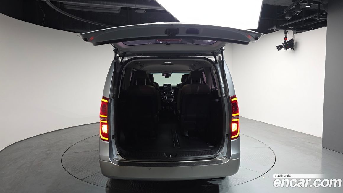 Hyundai Starex 2019